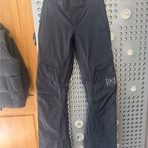 Burton Women’s Hugh waisted Black Snow ski /snowboard Pants size XXS